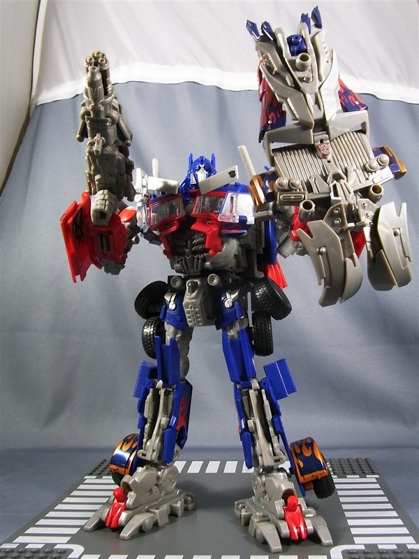 Transformers DA 28 Striker Optimus Prime  (5 of 23)